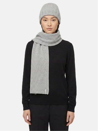Ribbed knit scarf